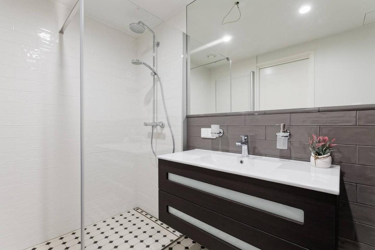 Central Apartments, Quiet With Free Parking And Ac. Talin Exterior foto