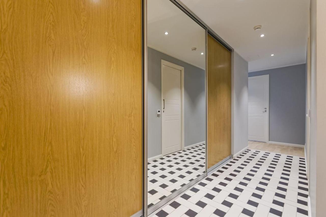 Central Apartments, Quiet With Free Parking And Ac. Talin Exterior foto